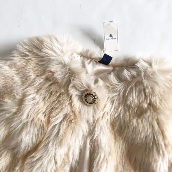 Babygap NWT faux fur shrug jacket 12-24 months - Picture 2 of 7